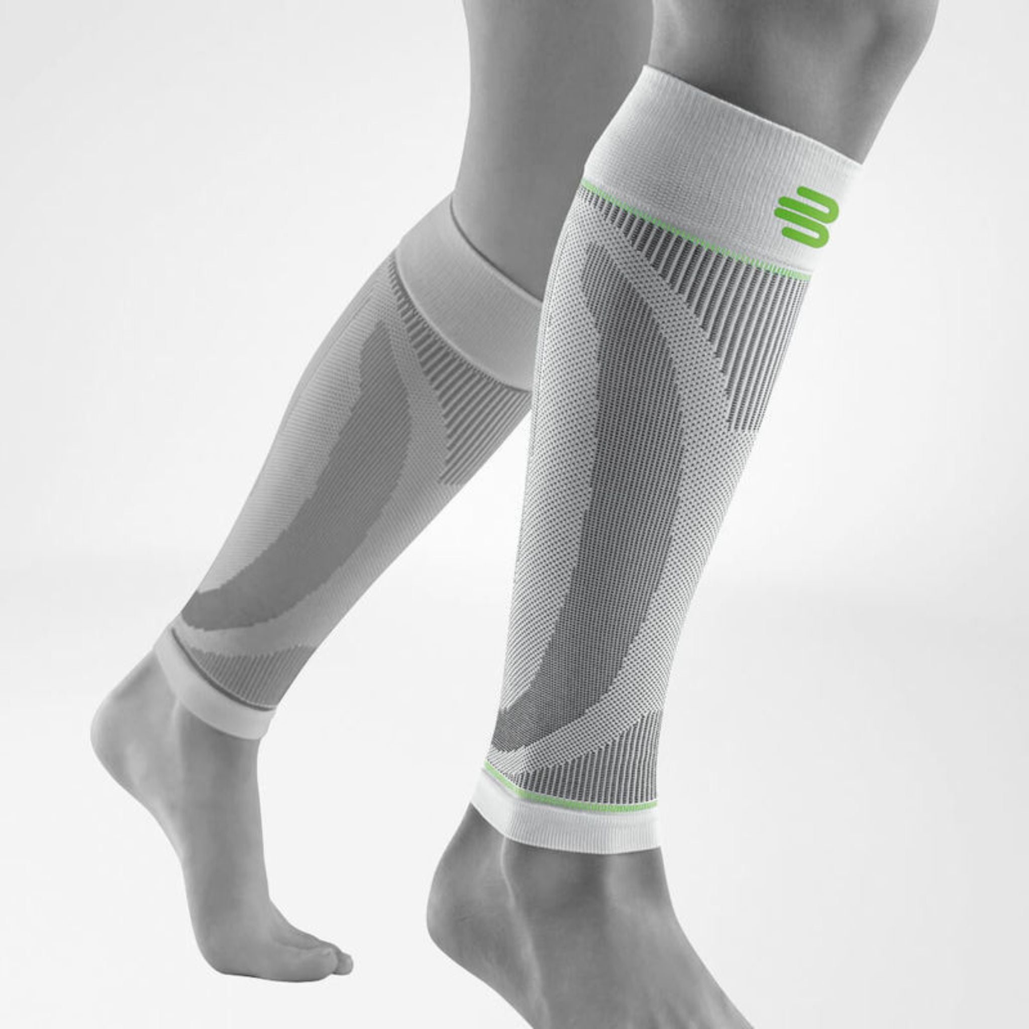 Weisse Wadenbandage mit Kompression