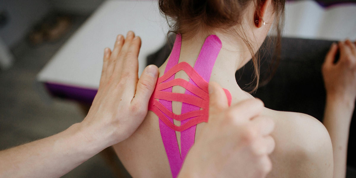 Kinesio-Tape Anwendung Rücken