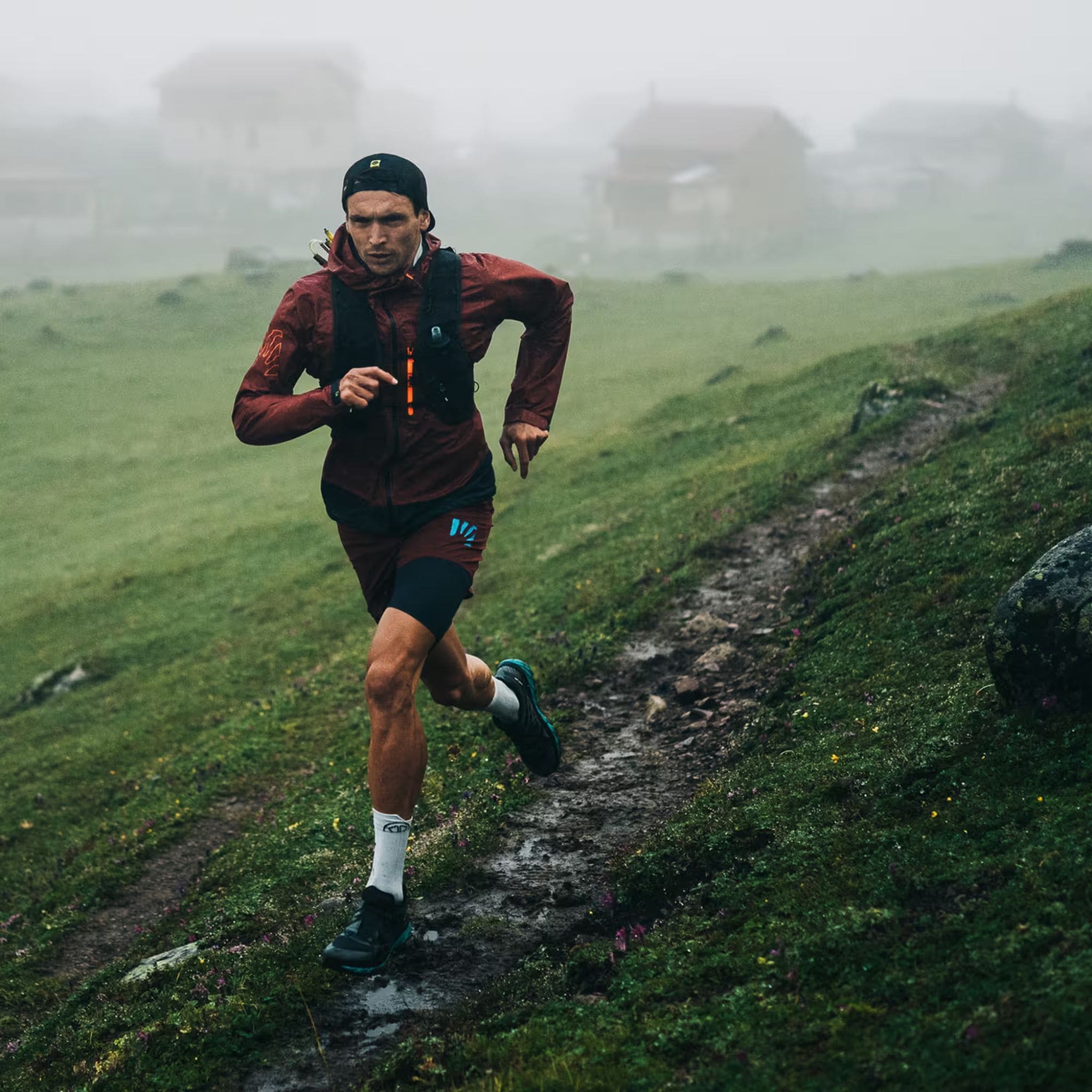 Laufsocke hoch geschnitten